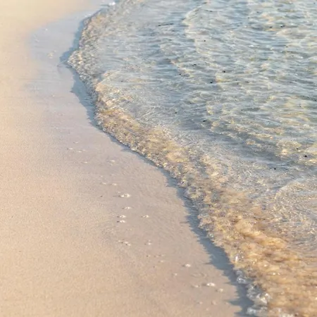 Home2book Stunning Aloha Beach, Private Pool וילה לאחארס