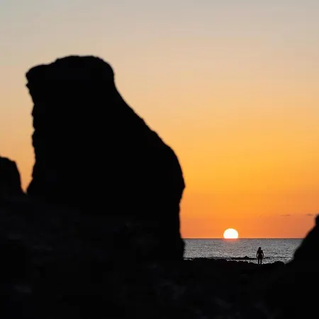 Home2book Stunning Aloha Beach, Private Pool וילה *